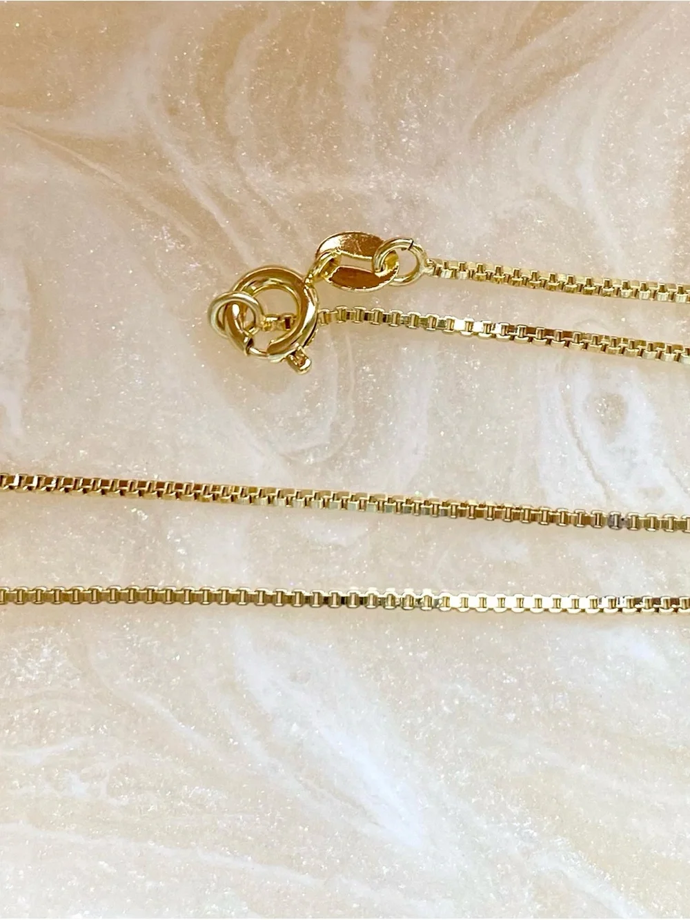N/A elegant gold
